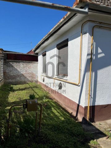 Eladó családi ház, Dunaföldváron 25 M Ft, 2 szobás