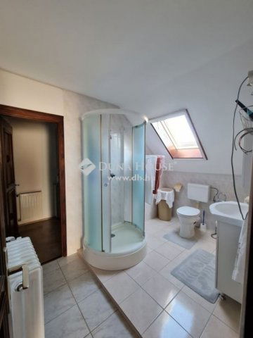 Eladó családi ház, Százhalombattán 127 M Ft, 5 szobás