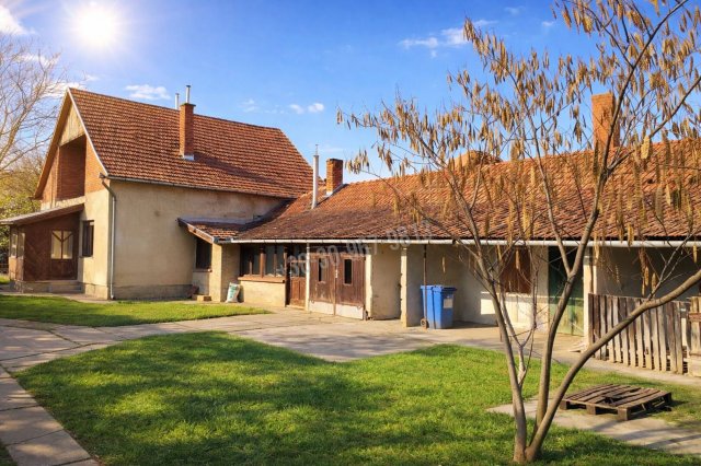 Eladó családi ház, Kondoroson 25 M Ft, 4 szobás