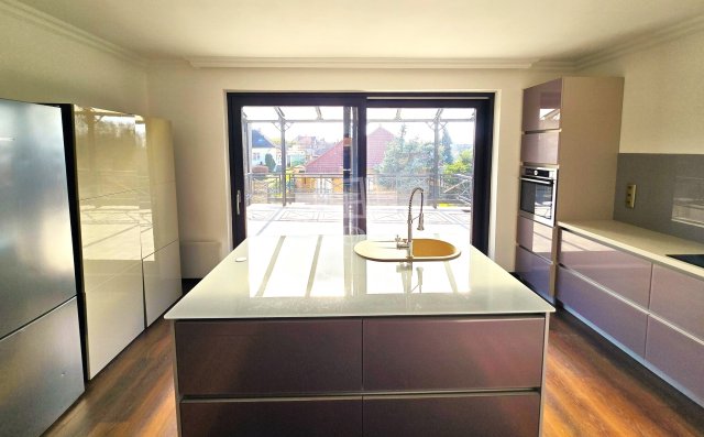 Eladó családi ház, Dunaharasztin 199 M Ft, 5 szobás