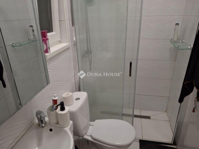 Eladó téglalakás, Budapesten, IX. kerületben 91.9 M Ft, 3 szobás