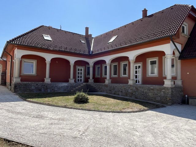Eladó családi ház, Lövőn 175 M Ft, 4+1 szobás