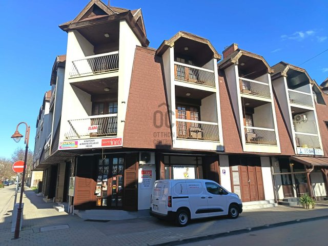 Eladó téglalakás, Siófokon 210 M Ft, 11 szobás