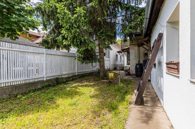 Eladó családi ház, Budapesten, XVI. kerületben 109.99 M Ft