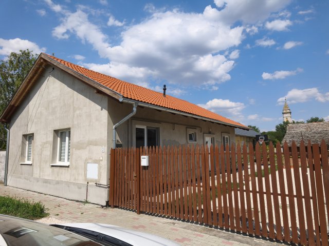Eladó családi ház, Makón, Attila utcában 68 M Ft, 6 szobás
