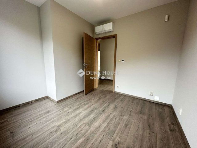 Eladó ikerház, Balatonvilágoson 175.9 M Ft, 4 szobás