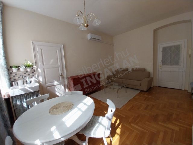 Kiadó téglalakás, albérlet, Budapesten, V. kerületben, 2 szobás