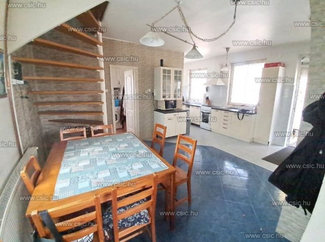 Eladó családi ház, Diósjenőn 82.9 M Ft, 3 szobás