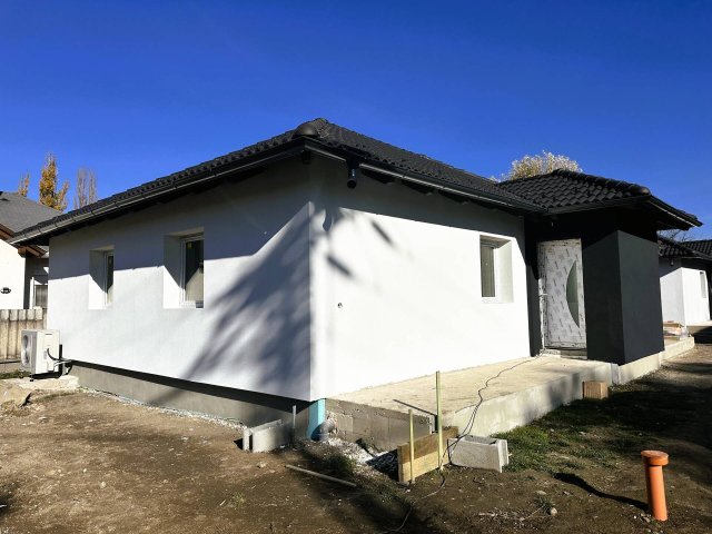 Eladó családi ház, Bicskén 89.9 M Ft, 4 szobás