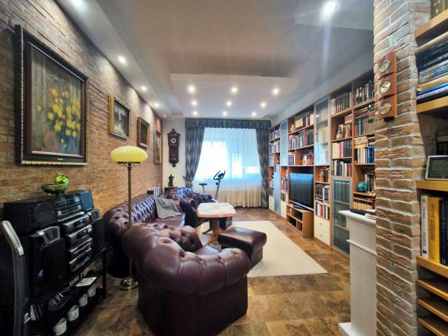 Eladó téglalakás, Győrött 102 M Ft, 3 szobás