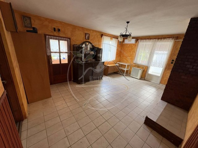 Eladó családi ház, Gyulán 47.99 M Ft, 5 szobás