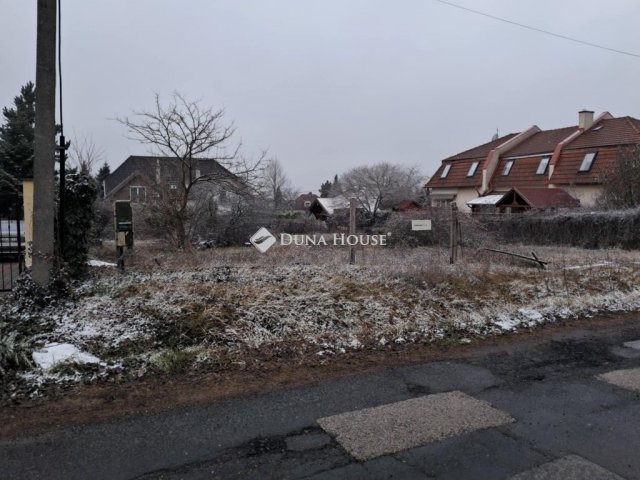 Eladó telek, Budapesten, XVII. kerületben 90 M Ft