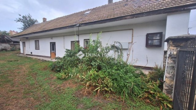 Eladó családi ház, Várpalotán 32 M Ft, 3 szobás