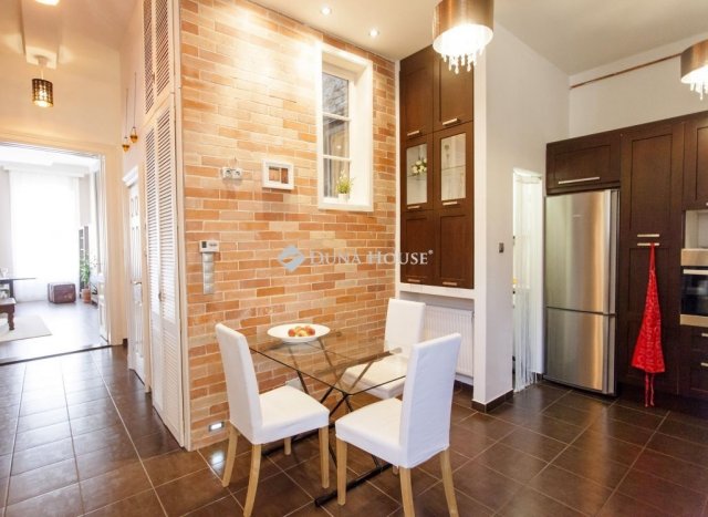 Eladó téglalakás, Budapesten, VI. kerületben 139.9 M Ft