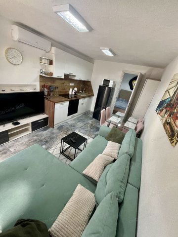 Eladó nyaraló, Balatonföldváron 40 M Ft, 2 szobás