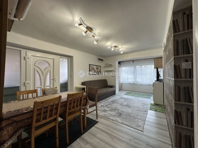 Eladó nyaraló, Lakitelken 29.9 M Ft, 3 szobás