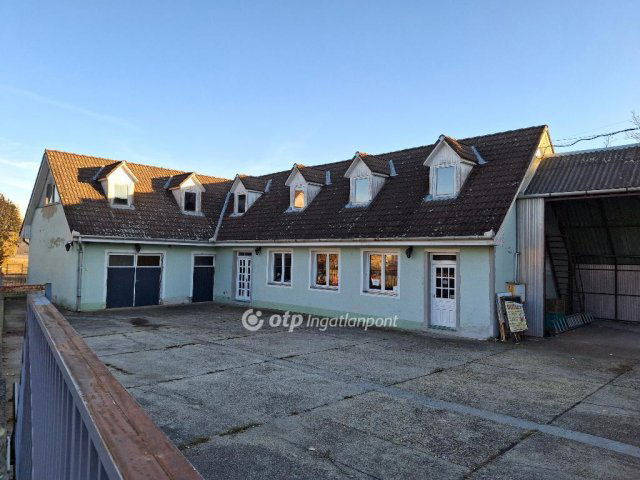 Eladó családi ház, Szécsényen 35 M Ft, 4 szobás