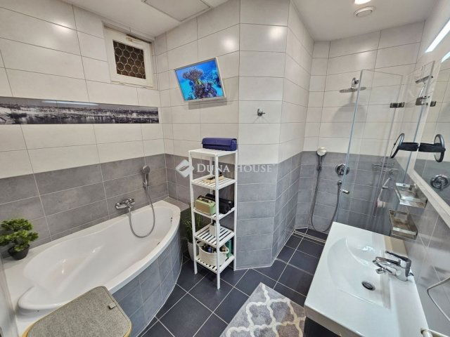 Eladó téglalakás, Budapesten, IX. kerületben 198.9 M Ft