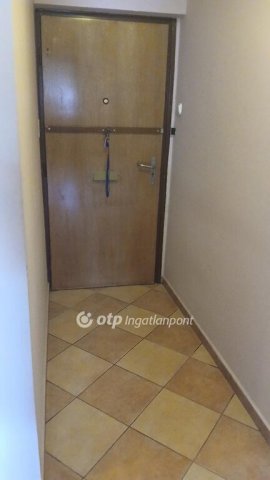 Eladó téglalakás, Zalaszentgróton 42 M Ft, 2 szobás