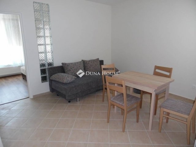 Kiadó téglalakás, albérlet, Debrecenben 190 E Ft / hó, 2 szobás