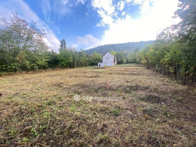 Eladó telek, Budapesten, III. kerületben 45 M Ft