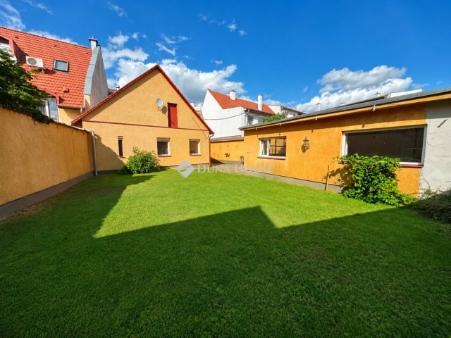 Eladó családi ház, Kecskeméten 112 M Ft, 4 szobás
