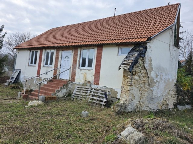 Eladó családi ház, Mánfán 15.9 M Ft, 2 szobás