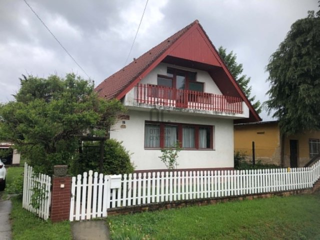 Eladó családi ház, Hosszúhetényen 89.5 M Ft, 5 szobás