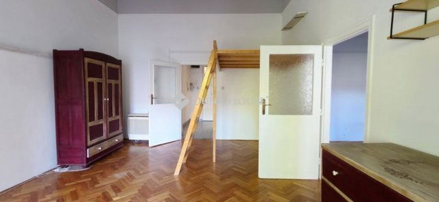 Eladó téglalakás, Szombathelyen 39 M Ft, 2 szobás