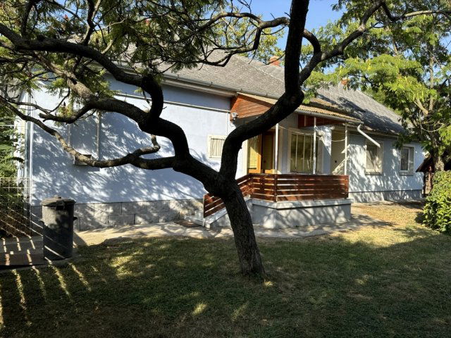 Eladó családi ház, Jászapátiban 32 M Ft, 7 szobás