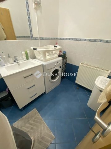 Kiadó téglalakás, albérlet, Pécsett 170 E Ft / hó, 2 szobás