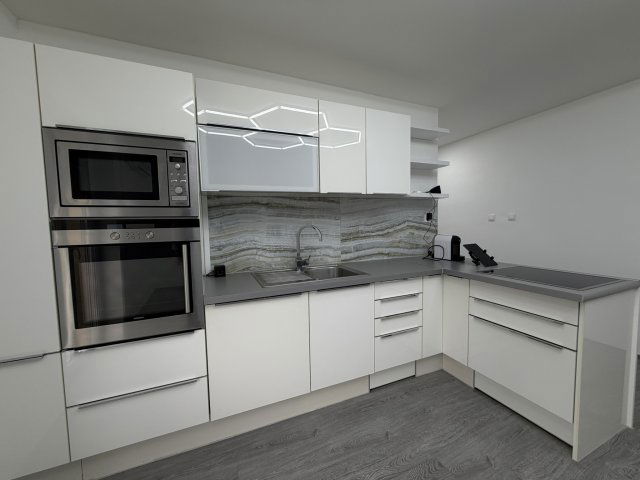 Eladó téglalakás, Komlón 42 M Ft, 3+1 szobás