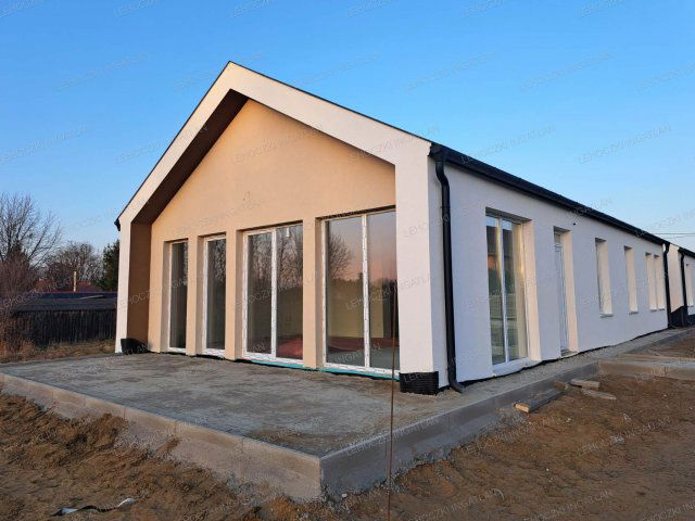 Eladó ikerház, Nyíregyházán 67.9 M Ft, 4 szobás