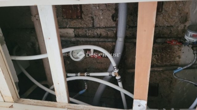 Eladó panellakás, Pécsett 50 M Ft, 2 szobás