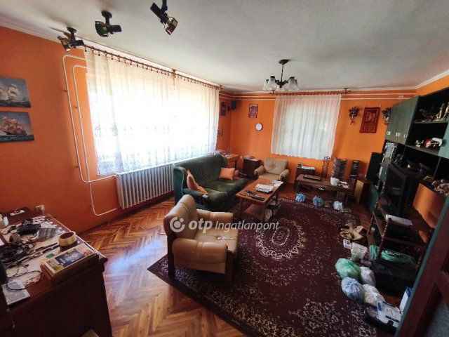 Eladó családi ház, Szolnokon 95 M Ft, 3+2 szobás