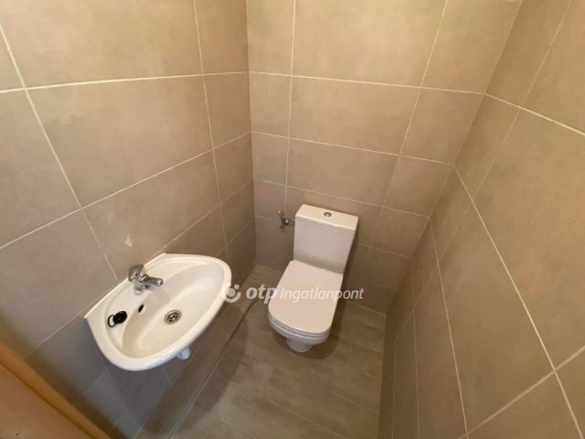 Eladó téglalakás, Siófokon 73 M Ft, 2+1 szobás