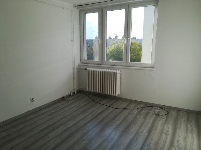 Eladó téglalakás, Nyíregyházán, Szarvas utcában 32.6 M Ft