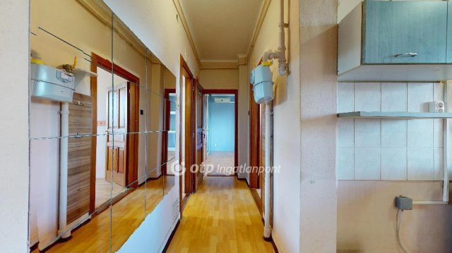 Eladó téglalakás, Nyíregyházán 37.4 M Ft, 1+2 szobás