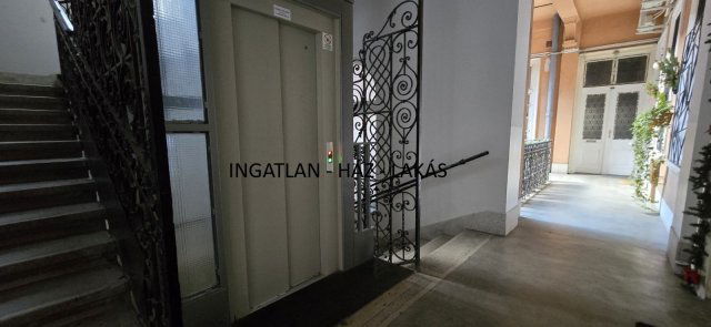 Eladó téglalakás, Budapesten, VIII. kerületben, József körúton