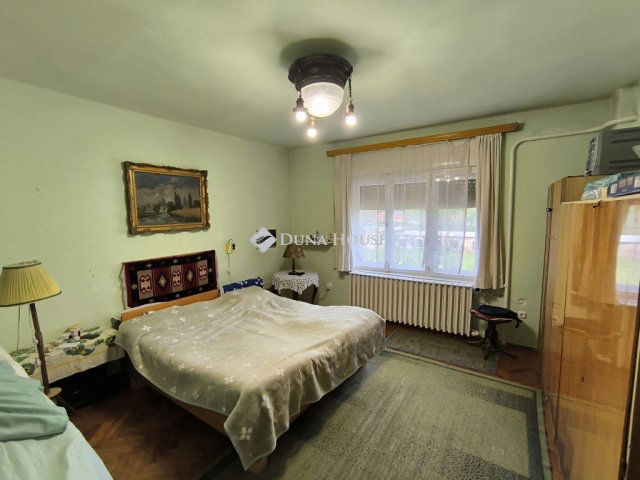 Eladó családi ház, Hőgyészen, Ady Endre utcában 30 M Ft