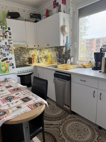 Eladó panellakás, Komáromban 44.9 M Ft, 2+1 szobás