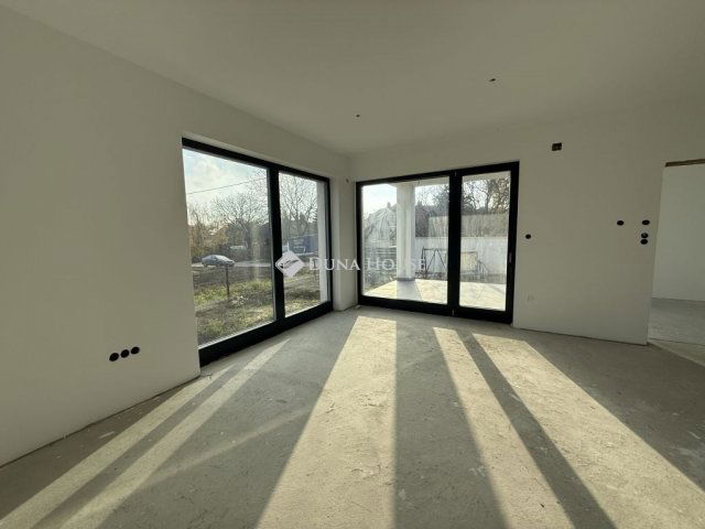 Eladó ikerház, Érden 174.9 M Ft, 5 szobás / költözzbe.hu