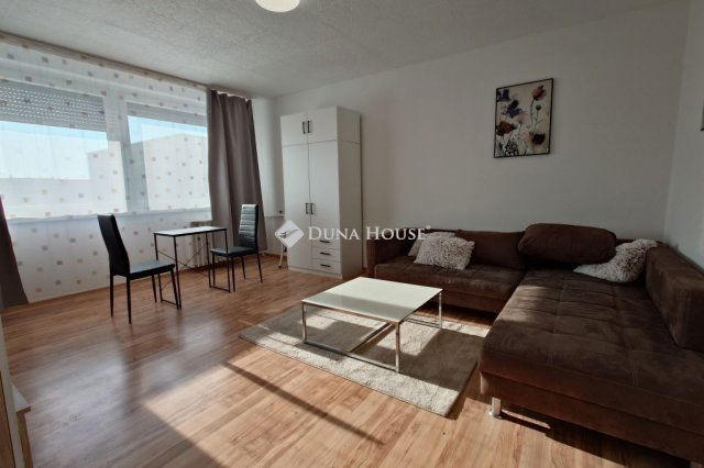 Kiadó panellakás, albérlet, Nagykőrösön, Bárány utcában