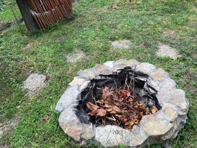 Eladó családi ház, Budapesten, III. kerületben 399 M Ft