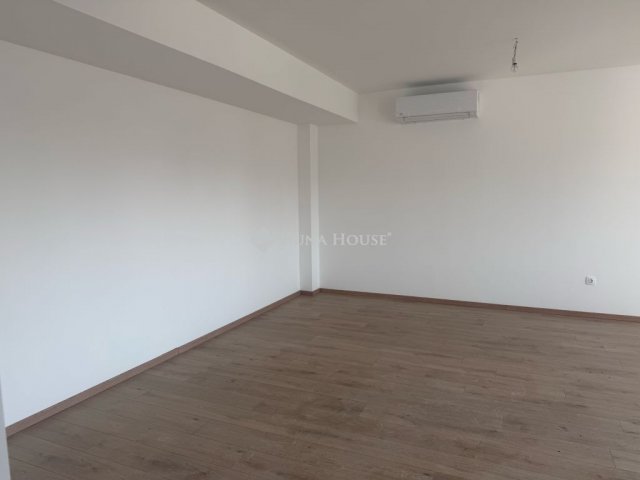 Eladó téglalakás, Budapesten, IV. kerületben, Ezred utcában