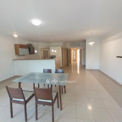 Kiadó téglalakás, albérlet, Nyíregyházán 230 E Ft / hó
