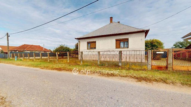 Eladó családi ház, Kálmánházán 42.5 M Ft, 3 szobás