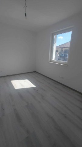 Eladó családi ház, Környén 159.6 M Ft, 4 szobás
