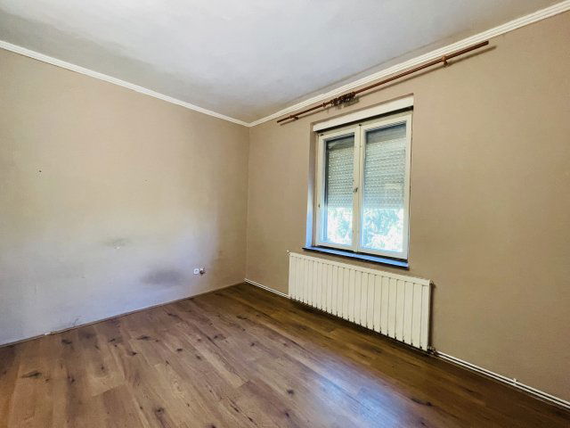 Eladó téglalakás, Komáromban, Korona utcában 37.9 M Ft