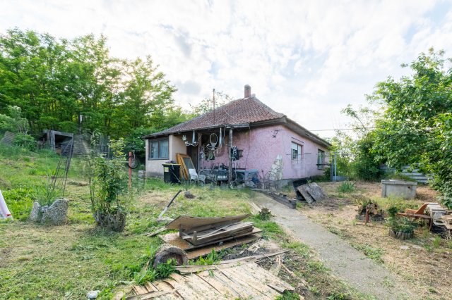 Eladó családi ház, Enyingen 20 M Ft, 3 szobás